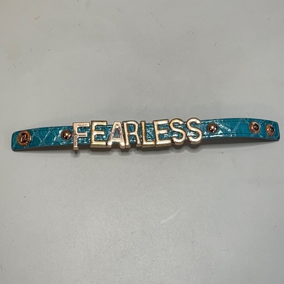 Bcbgeneration Fearless BlueGreen Snap Bracelet 15$